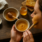 Masque visage maison au miel : recettes naturelles et bienfaits pour une peau éclatante